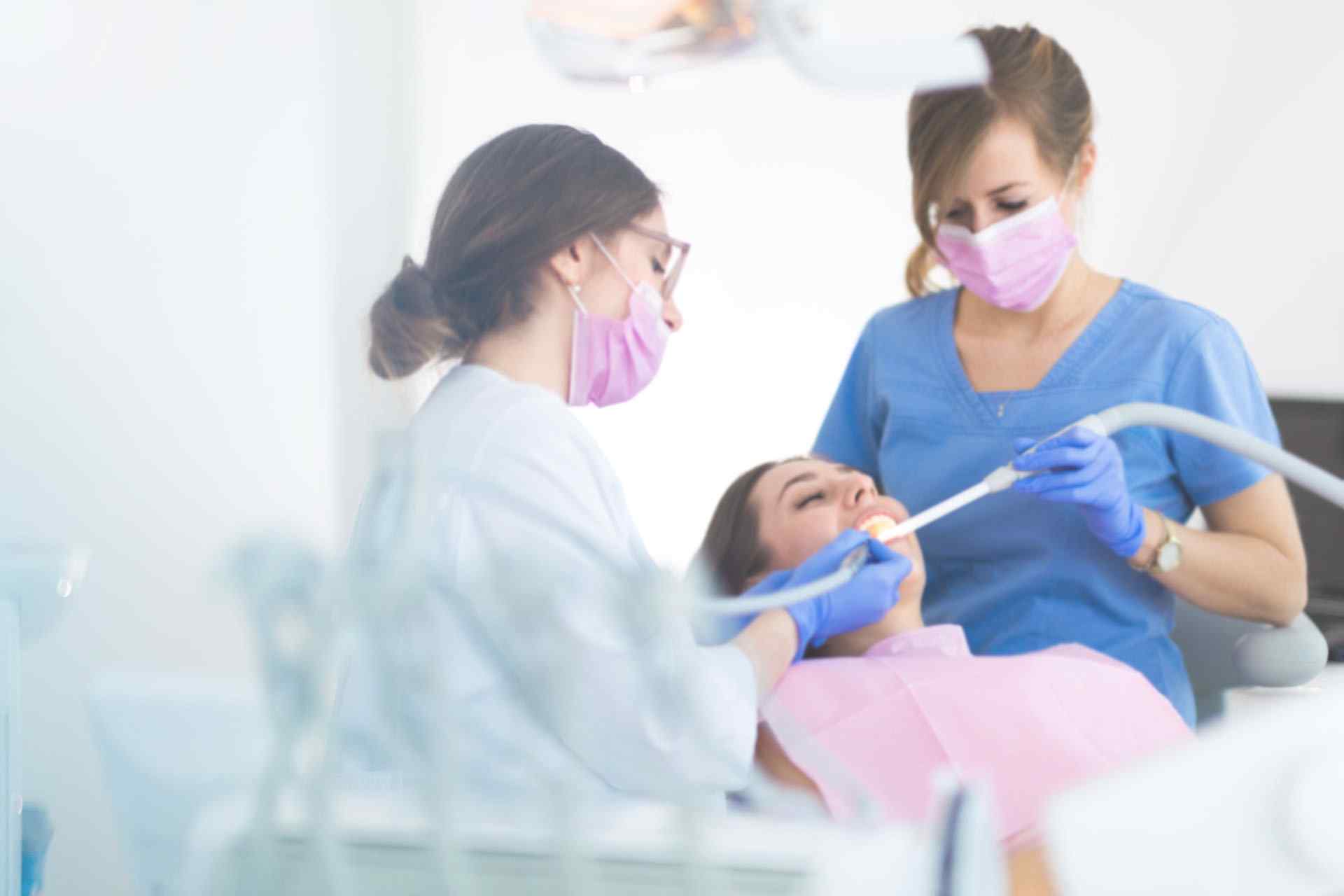 https://emergencydentistknoxvilletn.com/wp-content/uploads/2020/02/about_us_background.jpg